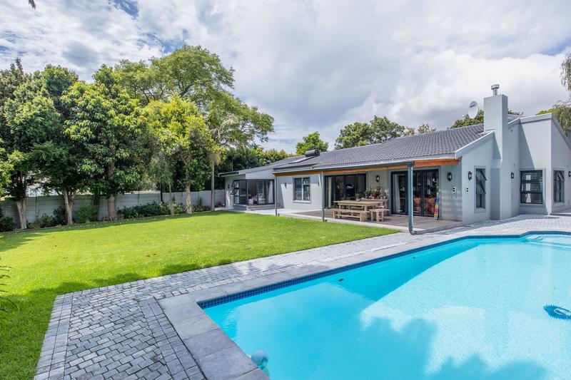5 Bedroom Property for Sale in Constantia Western Cape